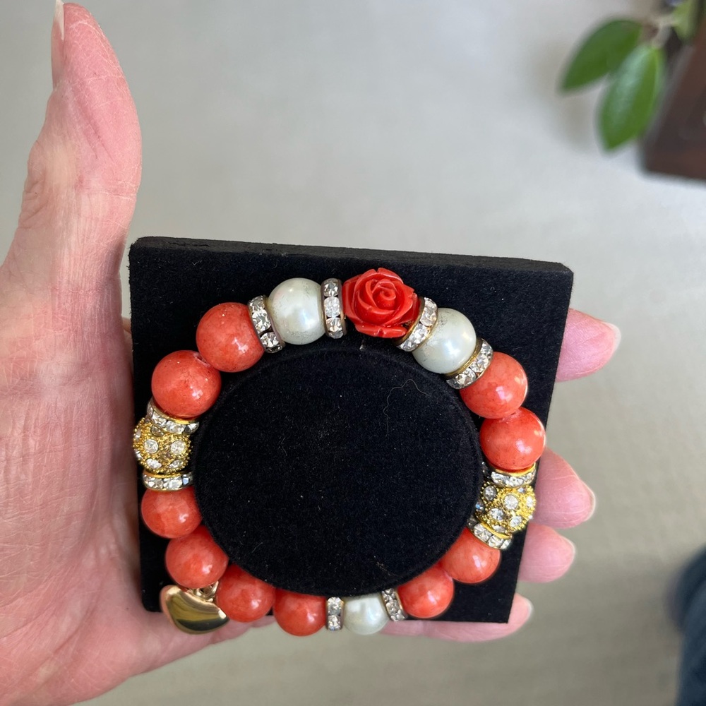 Burnet orange stone bracelet with gold accents - Picture 3 of 4
